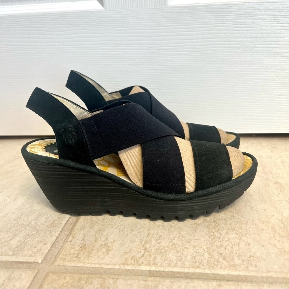 Fly London Women's Yaji Platform Wedge Sandal in Black comfy stretch size 38 8M